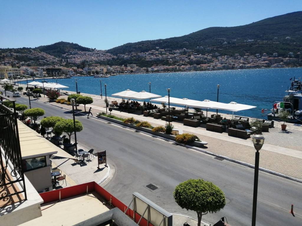 PORT OF SAMOS TOWN