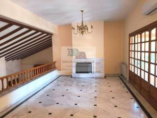 1ST FLOOR LIVING ROOM WITH FIREPLACE