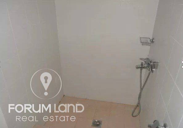 Forumland Real Estate, Μπάνιο με ντουζιέρα