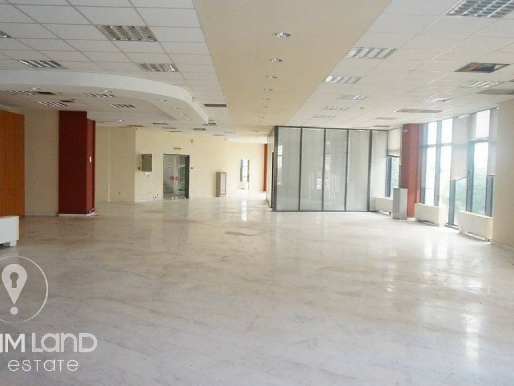 Forumland Real Estate, Επαγγελματικός χώρος