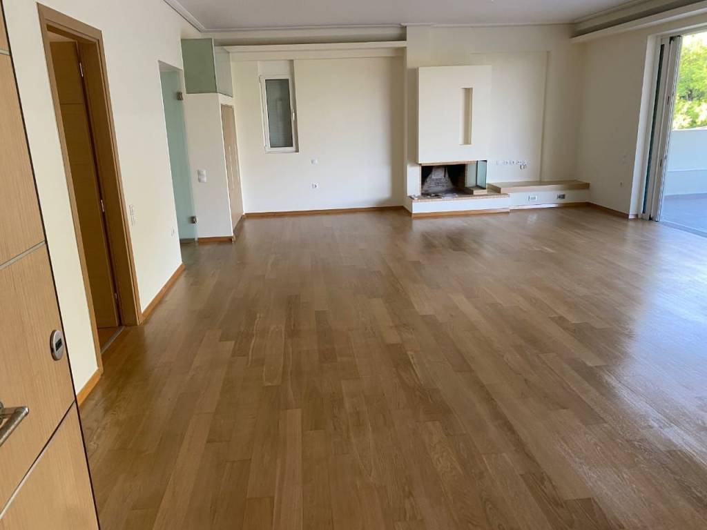 renovated apartment 150 sq.m.