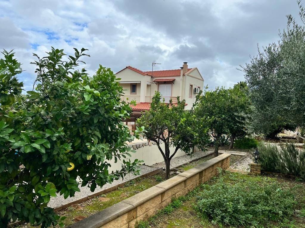 Seaview Villa for sale in Platanias Chania