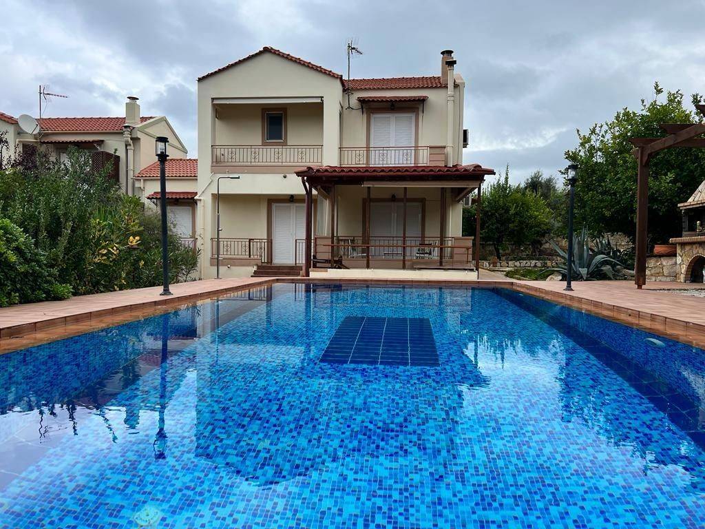 Seaview Villa for sale in Platanias Chania