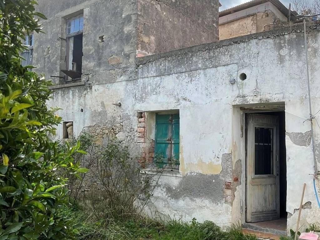 Buildings with 15 Rooms in Topolia Chania