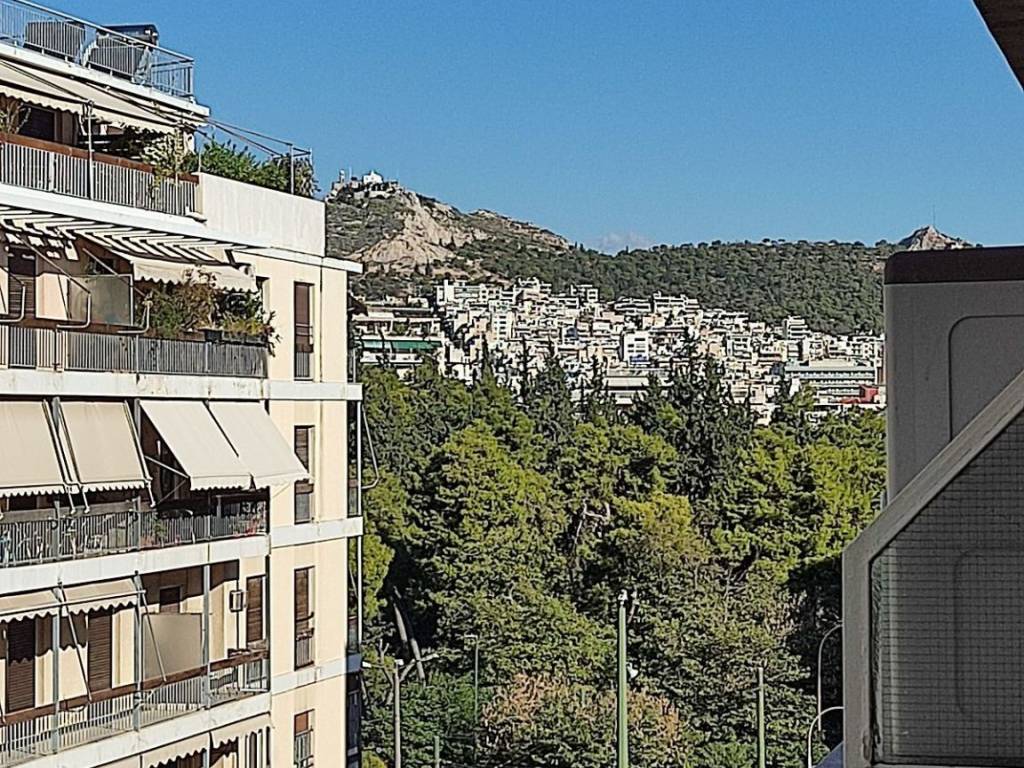 θέα από το μπαλκόνι