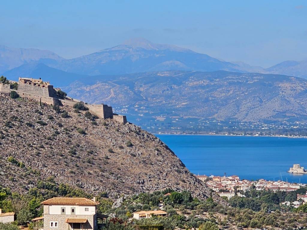 prime location in Nafplion, an even and buildable plot