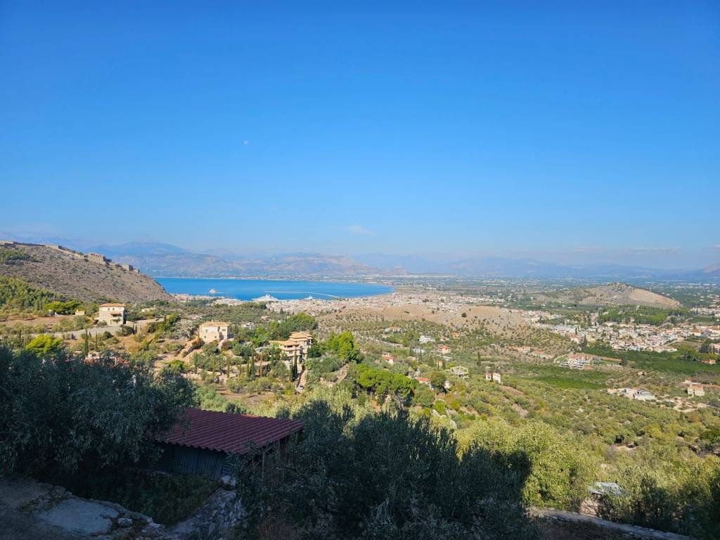 prime location in Nafplion, an even and buildable plot