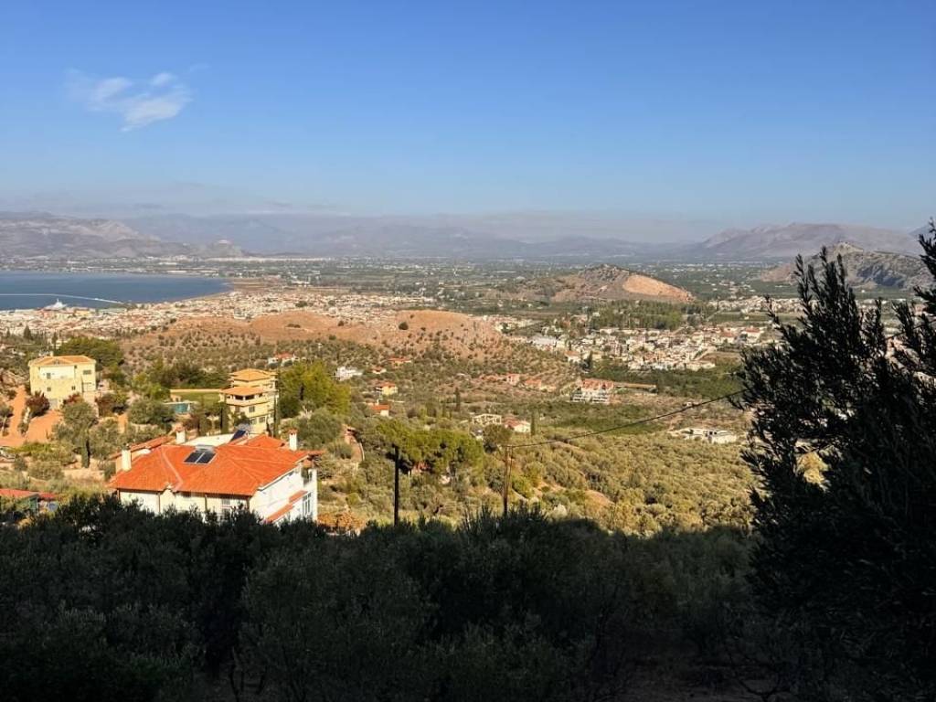 prime location in Nafplion, an even and buildable plot