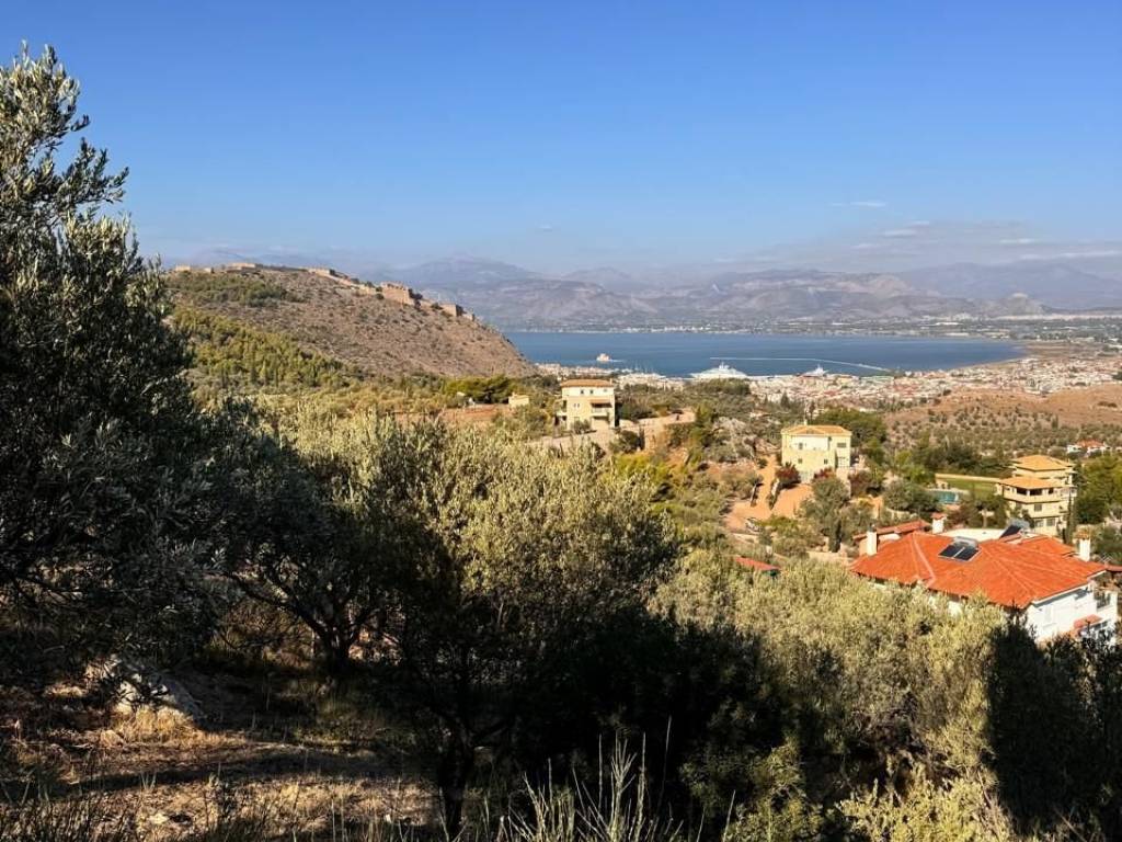 prime location in Nafplion, an even and buildable plot