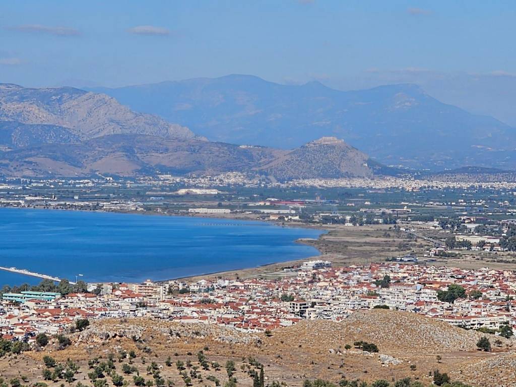 prime location in Nafplion, an even and buildable plot