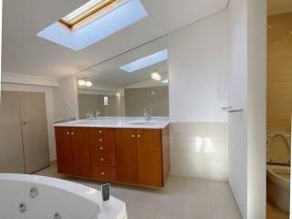 MASTER BEDROOM- ENSUITE BATH