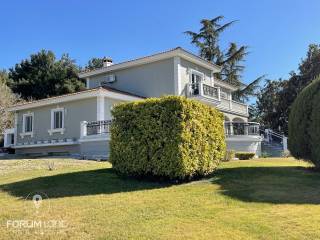 Forumland Real Estate, Μοναδική Βίλα