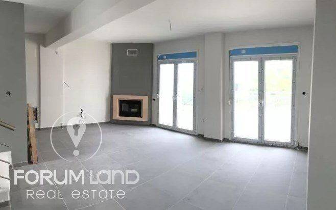 Forumland Real Estate, Σαλόνι με τζάκι