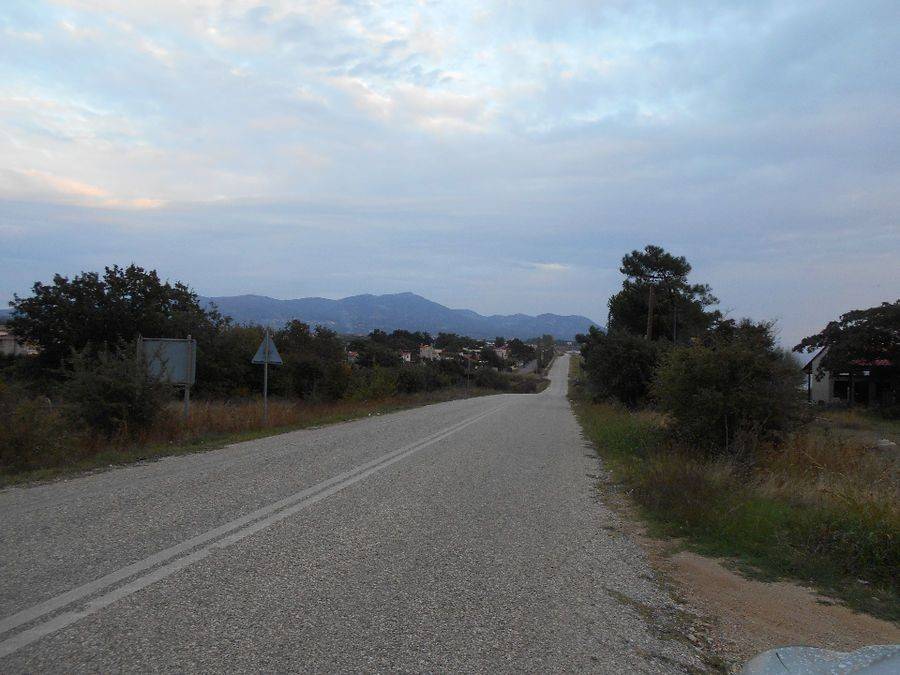 ΕΠΑΡΧΙΑΚΗ ΟΔΟΣ. ΑΠΟΨΗ ΟΙΚΙΣΜΟΥ ΑΛΚΥΩΝΑΣ