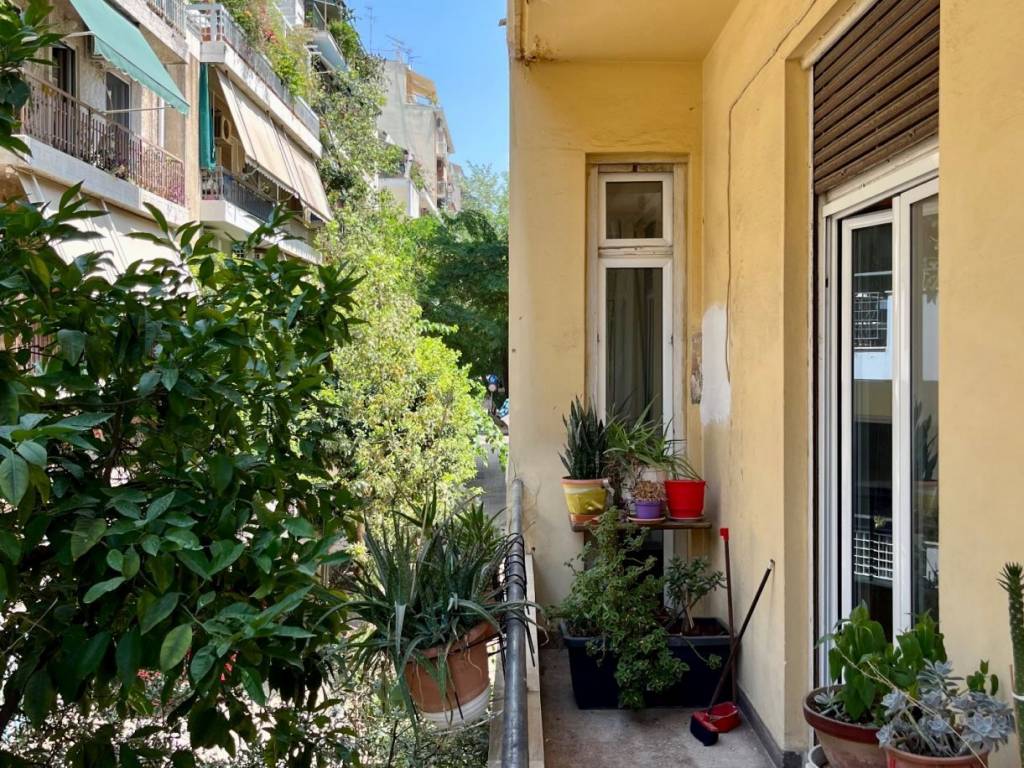 exarcheia_residential_apartment_for_sale