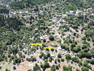 Aerial view and location of the property