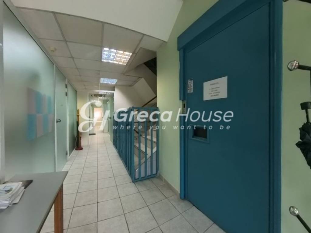 Commercial Office Building For Sale in Kallithea