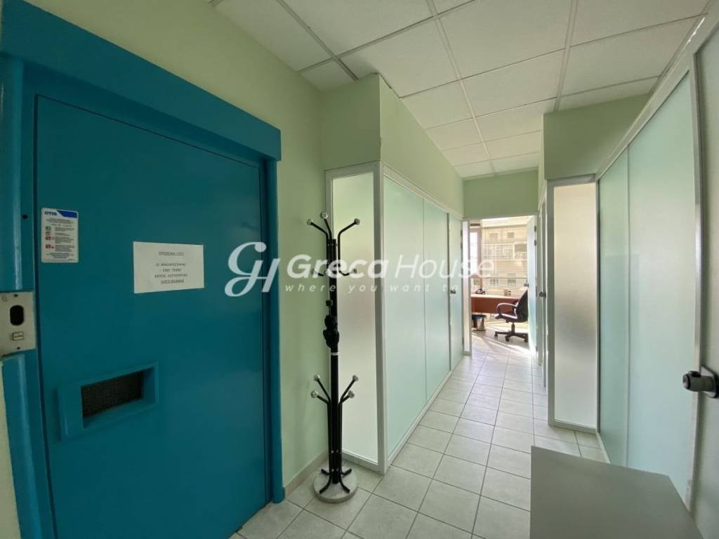 Commercial Office Building For Sale in Kallithea