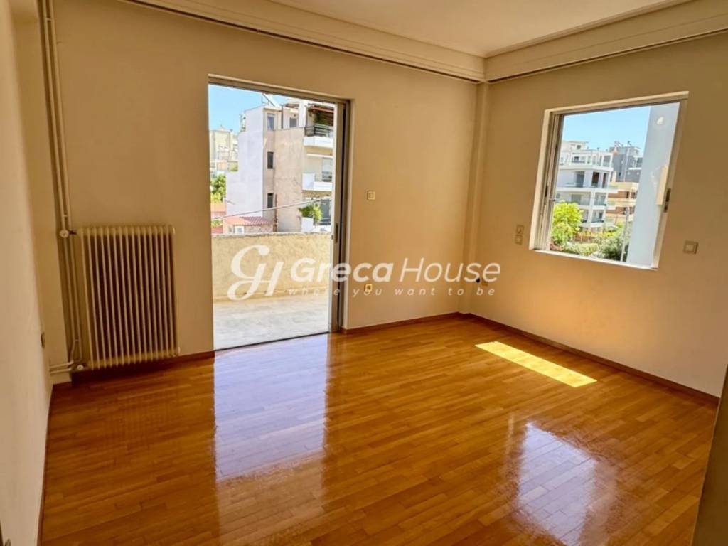 Large apartment for sale in Marousi