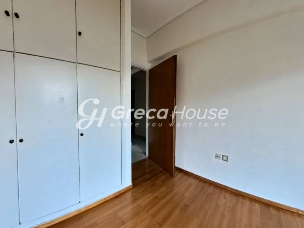 Large apartment for sale in Marousi