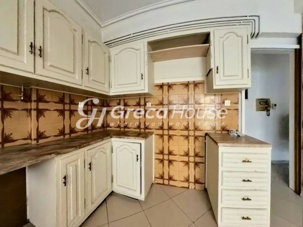 Large apartment for sale in Marousi