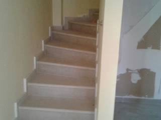 e skala gia ten sophita kai dipla ena apothekeytiko choro