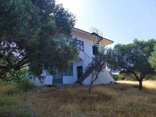 ΥΠΑΡΧΕΙ ΑΡΚΕΤΟΣ ΕΠΙΠΕΔΟΣ ΧΩΡΟΣ ΓΥΡΩ ΑΠΟ ΤΗΝ ΚΑΤΟΙΚΙΑ