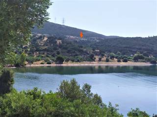 Η ΘΕΣΗ ΤΗΣ ΚΑΤΟΙΚΙΑΣ ΣΤΗΝ ΠΛΑΓΙΑ,ΠΑΝΩ ΑΠΟ ΤΟΝ ΟΡΜΟ