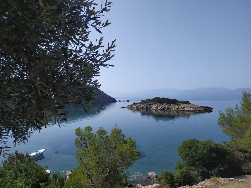 ΓΛΑΡΟΝΗΣΙ-ΤΟ ΤΟΠΙΟ ΕΙΝΑΙ ΦΙΛΙΚΟ ΚΑΙ ΟΜΟΡΦΟ