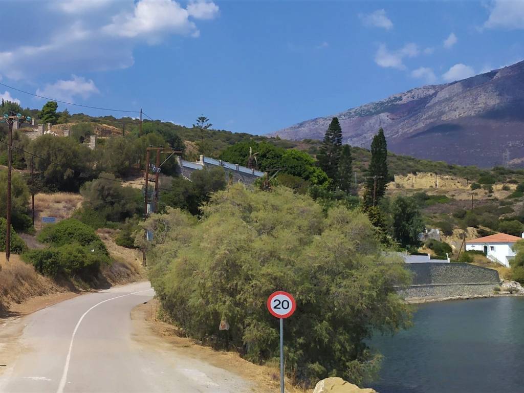 Η ΠΡΟΣΒΑΣΗ ΑΠΟ ΤΗΝ ΕΡΑΤΕΙΝΗ ΠΑΡΑΛΙΑΚΑ, ΕΙΝΑΙ ΑΜΕΣΗ