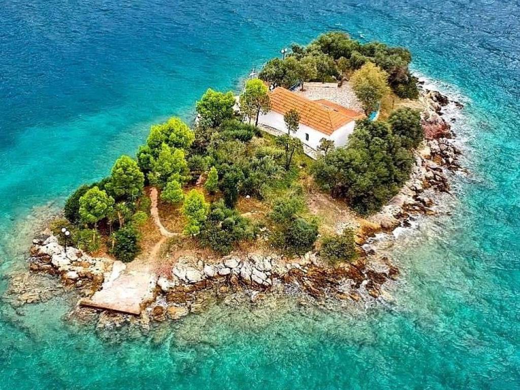 ΤΟ ΝΗΣΑΚΙ ΤΟΥ ΑΓΙΟΥ ΝΙΚΟΛΑΟΥ (10΄)