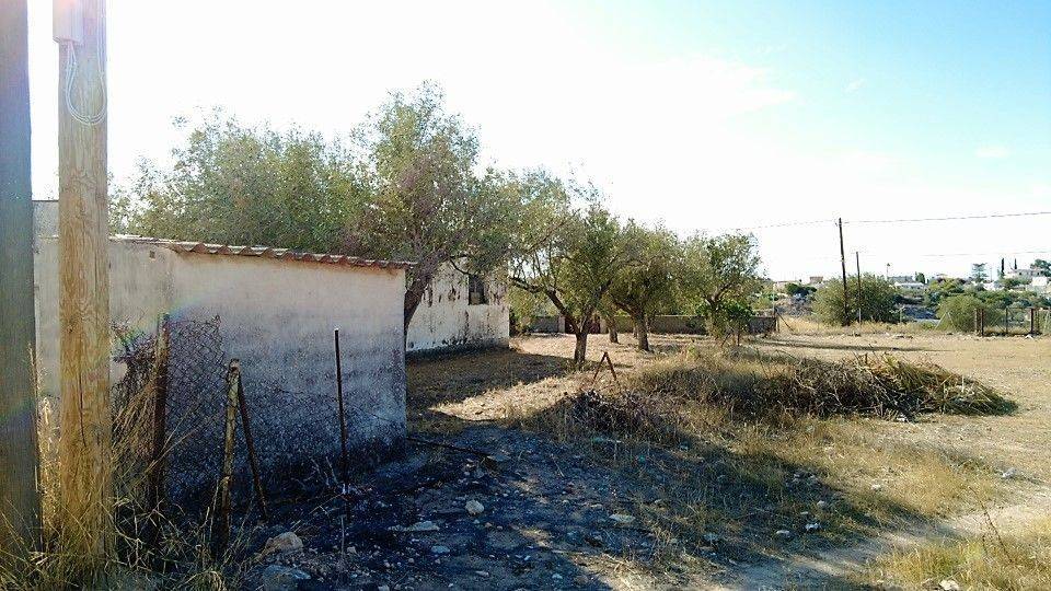 VIEW FROM THE BACK STREET TO THE WEST