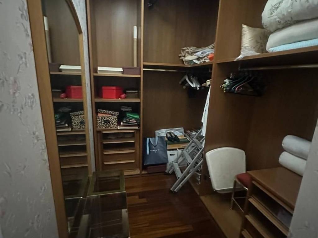 Walk-in-closet κυρίως υπνοδωματίου