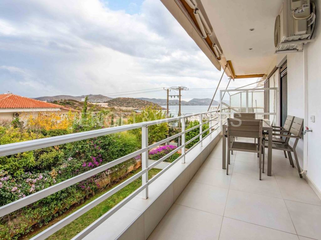 Living room &amp; Bed room Balcony