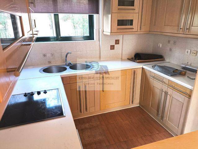 OPEN PLAN KITCHEN