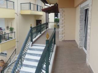 Εξωτερική σκάλα στο μπαλκόνι