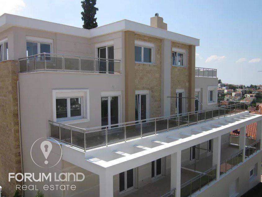 Forumland Real Estate, μεζονέτα