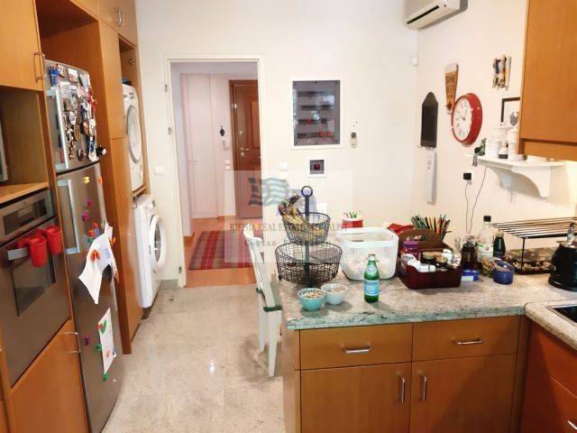 FULLY EQUIPPED KITCHEN - ENTRANCE