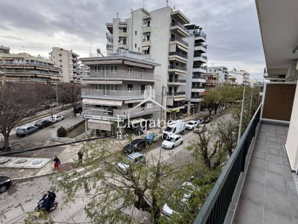 Θέα από μπαλκόνι