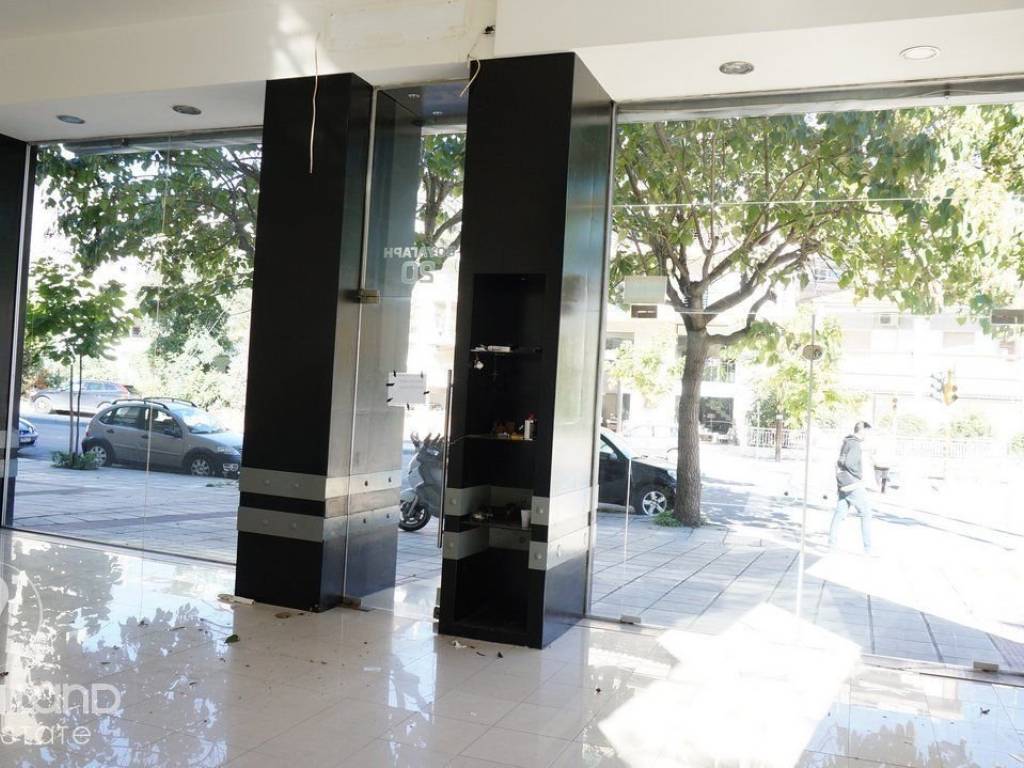 Forumland Real Estate, κατάστημα