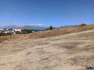 E THEA APO TO OIKOPEDO