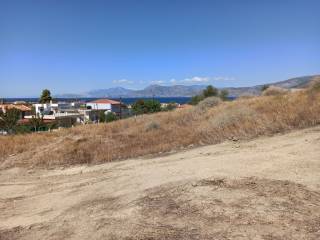 E THEA APO TO OIKOPEDO