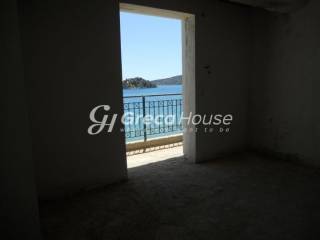 Unfinished Hotel for Sale in Louraki