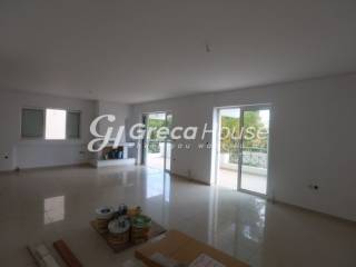 Excellent ground floor apartment for sale in Maroussi.