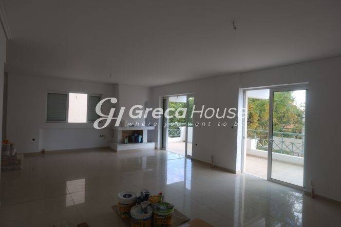 Excellent ground floor apartment for sale in Maroussi.