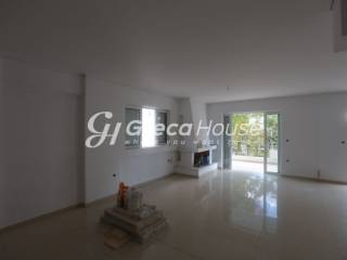 Excellent ground floor apartment for sale in Maroussi.