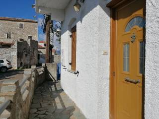 Η κυρίως είσοδος του διαμερίσματος.