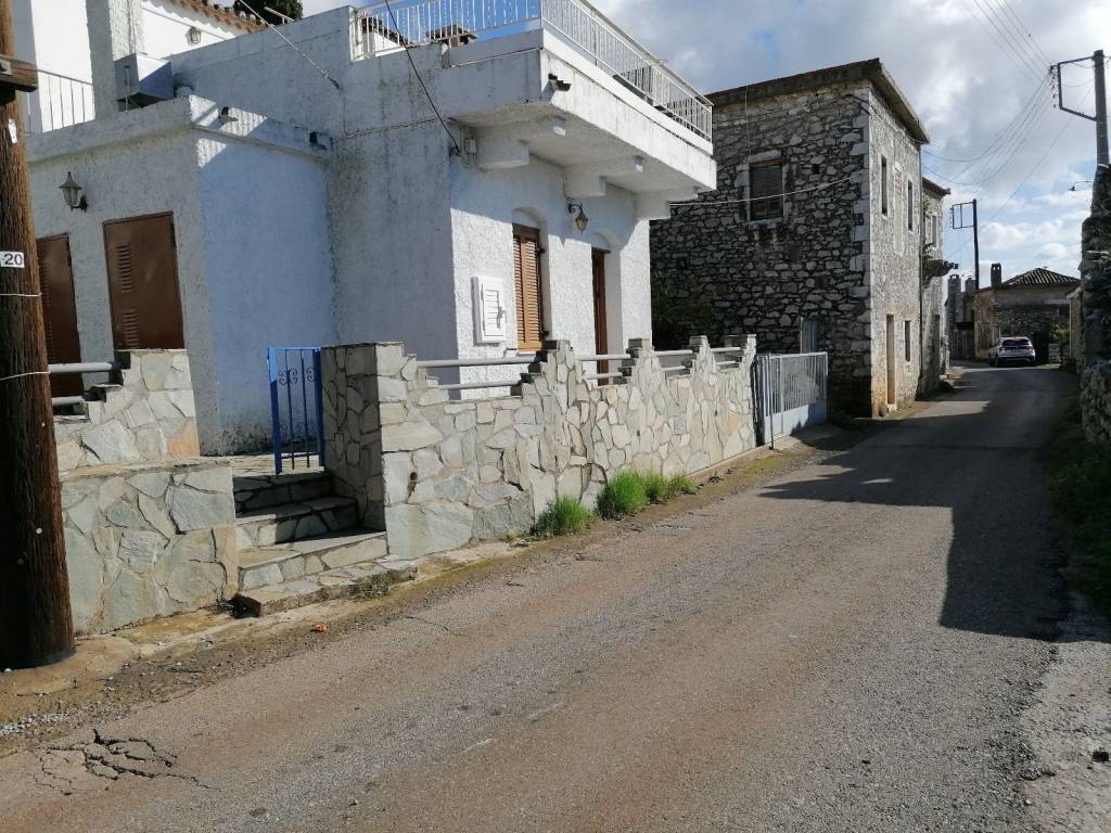 Η πρόσοψη του διαμερίσματος.