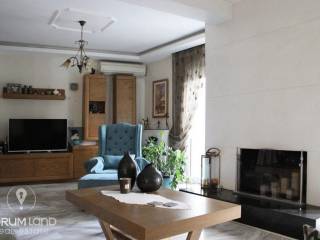 Forumland Real Estate, Σαλόνι με τζάκι