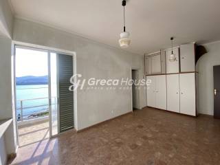 Μοναδικό Παραθαλάσσιο Κτίριο στο Πόρτο Ράφτη προς πώληση